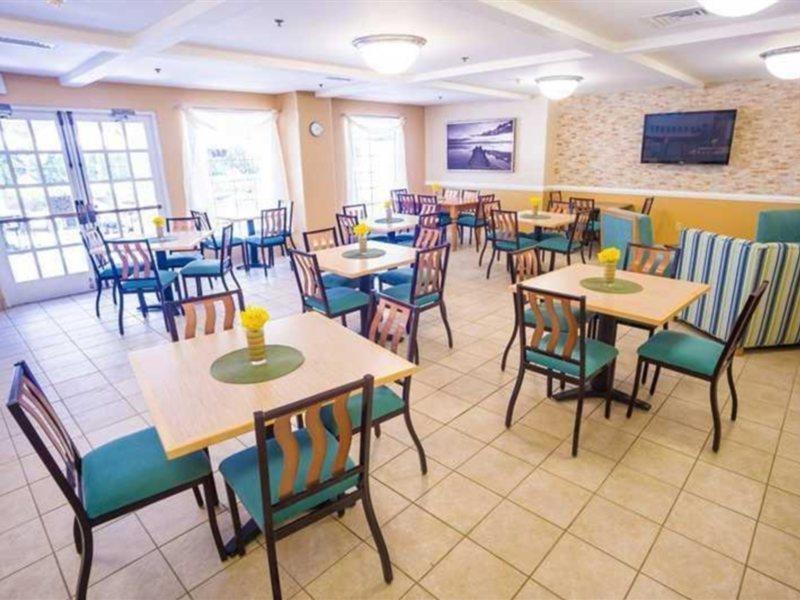 Hampton By Hilton Grand Cayman Seven Mile Beach George Town Exterior photo